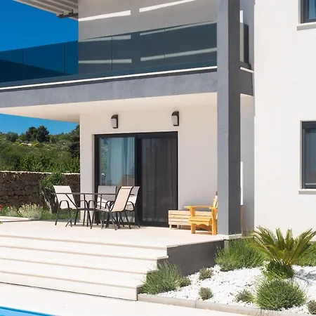 Holiday home Neva