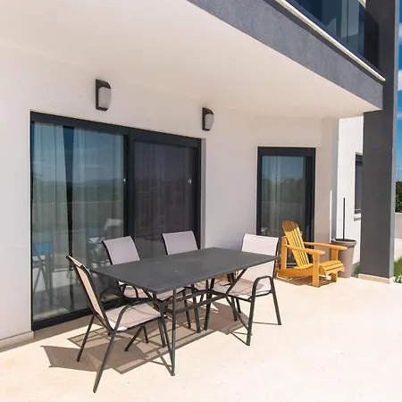Neva Holiday home Vodice
